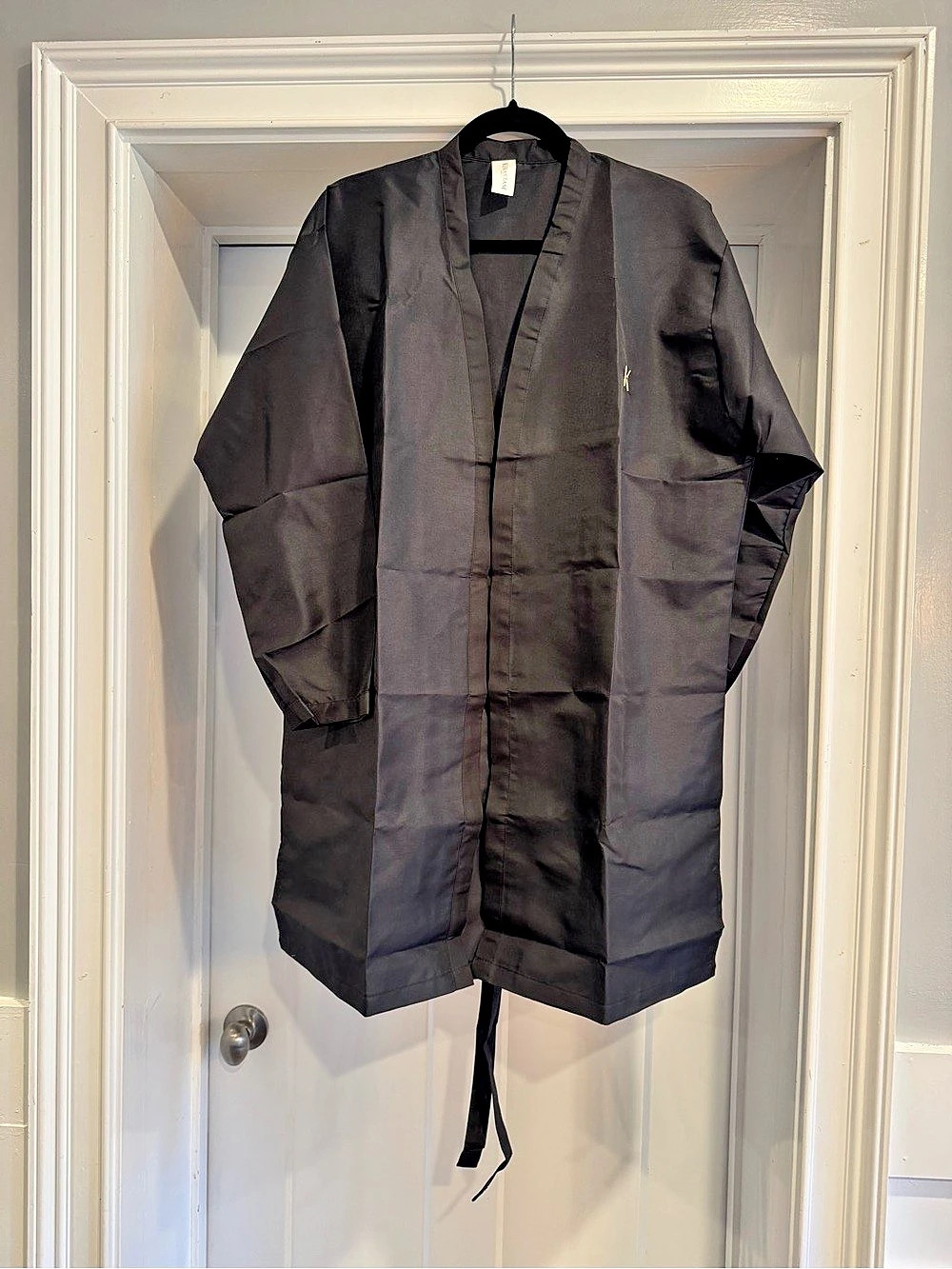 Kรฉrastase Black Wrap Stylist Robe - Like New